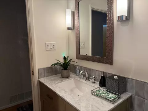 Bath - 213 Hilton St, Madera, CA 93637 photo 1 of 5