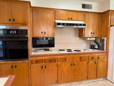 Kitchen - 213 Hilton St, Madera, CA 93637 photo 2 of 3