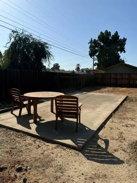 Exterior - 213 Hilton St, Madera, CA 93637 photo 7 of 9
