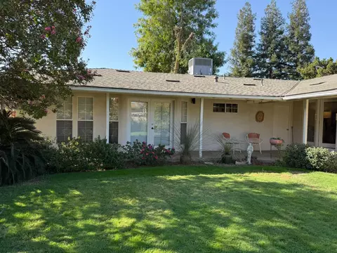 Exterior - 213 Hilton St, Madera, CA 93637 photo 8 of 9