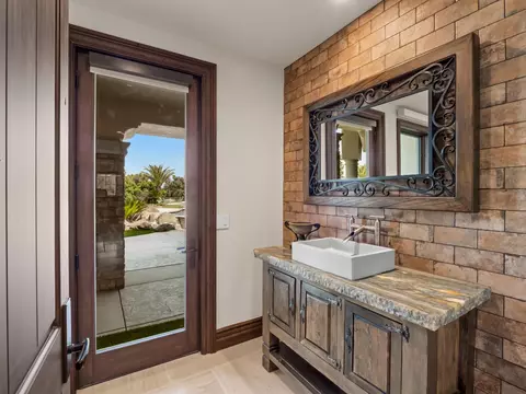 Bath - Undisclosed, Fresno, CA 93730 photo 5 of 6
