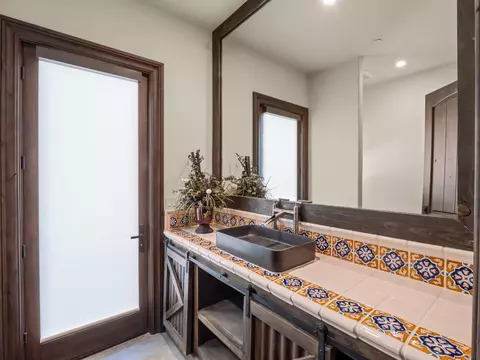 Bath - Undisclosed, Fresno, CA 93730 photo 4 of 6