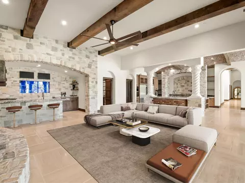 Living - Undisclosed, Fresno, CA 93730 photo 4 of 6