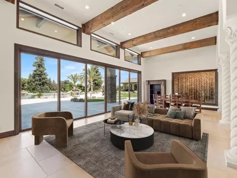 Living - Undisclosed, Fresno, CA 93730 photo 2 of 6