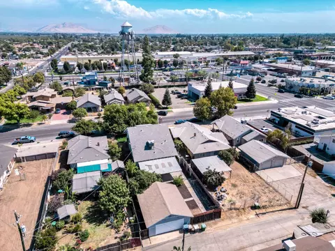 View/Area - 511 N St, Sanger, CA 93657 photo 1 of 2