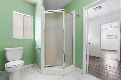 Bath - 511 N St, Sanger, CA 93657 photo 5 of 5