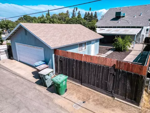 Exterior - 511 N St, Sanger, CA 93657 photo 11 of 12
