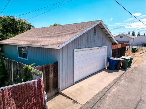 Exterior - 511 N St, Sanger, CA 93657 photo 12 of 12