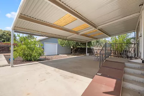 Exterior - 511 N St, Sanger, CA 93657 photo 6 of 12