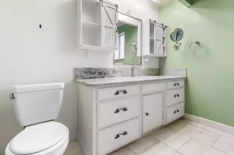 Bath - 511 N St, Sanger, CA 93657 photo 2 of 5