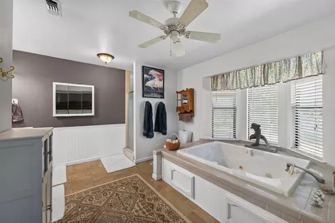 Bath - 46250 Brookside Rd, Miramonte, CA 93641 photo 3 of 6