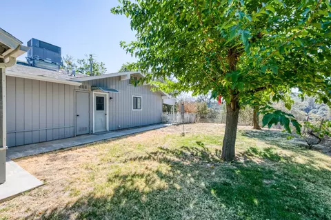 Exterior - 46250 Brookside Rd, Miramonte, CA 93641 photo 15 of 24
