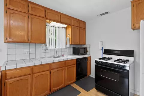 Kitchen - 46250 Brookside Rd, Miramonte, CA 93641 photo 7 of 7