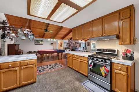 Kitchen - 46250 Brookside Rd, Miramonte, CA 93641 photo 5 of 7