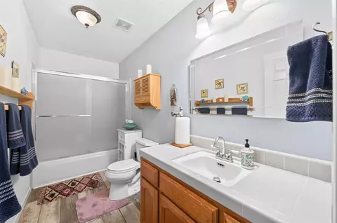 Bath - 46250 Brookside Rd, Miramonte, CA 93641 photo 2 of 6