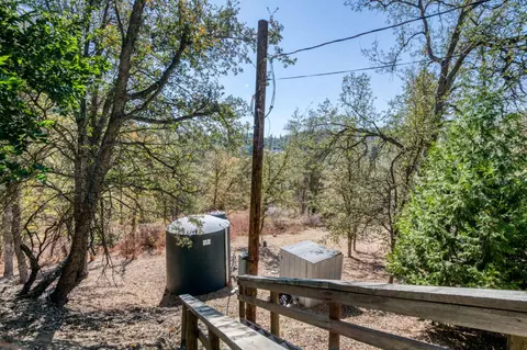 Exterior - 46250 Brookside Rd, Miramonte, CA 93641 photo 18 of 24