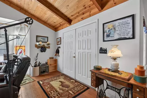 Entry Way - 46250 Brookside Rd, Miramonte, CA 93641 photo 1 of 3