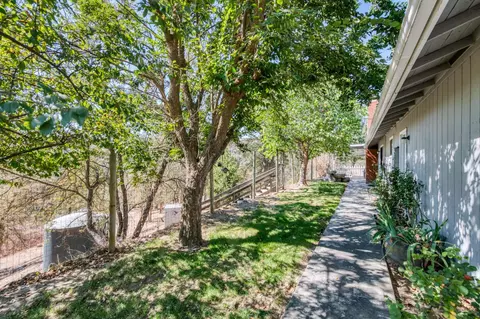 Exterior - 46250 Brookside Rd, Miramonte, CA 93641 photo 19 of 24
