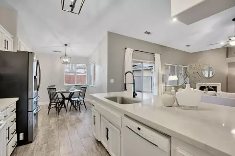 Kitchen - 2110 Goshen Ave, Clovis, CA 93611 photo 3 of 9