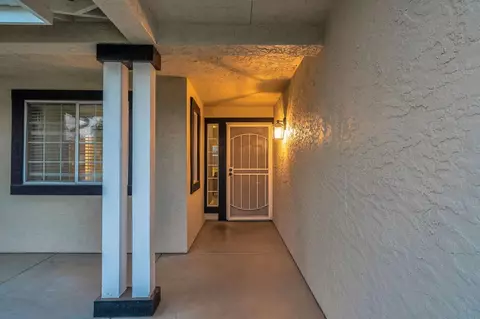 Entry Way - 2110 Goshen Ave, Clovis, CA 93611 photo 1 of 3