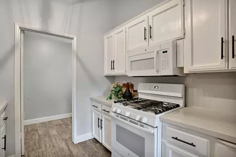 Kitchen - 2110 Goshen Ave, Clovis, CA 93611 photo 9 of 9