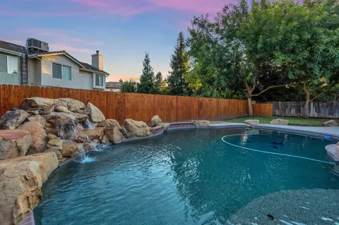 Exterior - 2110 Goshen Ave, Clovis, CA 93611 photo 14 of 16