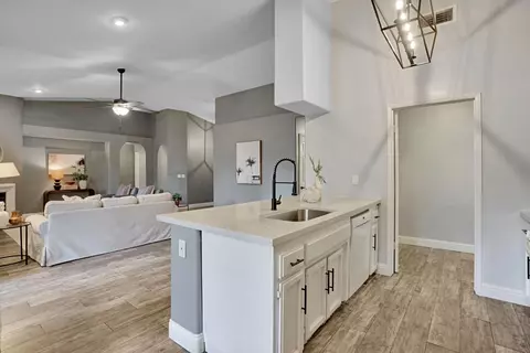 Kitchen - 2110 Goshen Ave, Clovis, CA 93611 photo 8 of 9