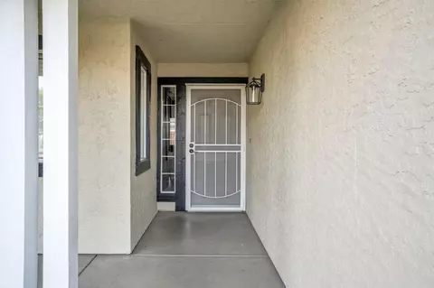 Entry Way - 2110 Goshen Ave, Clovis, CA 93611 photo 2 of 3