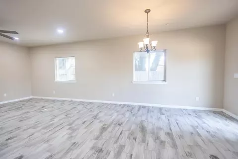 Living - 1707 Sylvia St, Selma, CA 93662 photo 4 of 5