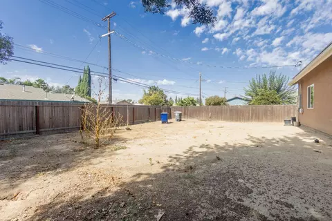 Exterior - 1707 Sylvia St, Selma, CA 93662 photo 5 of 6