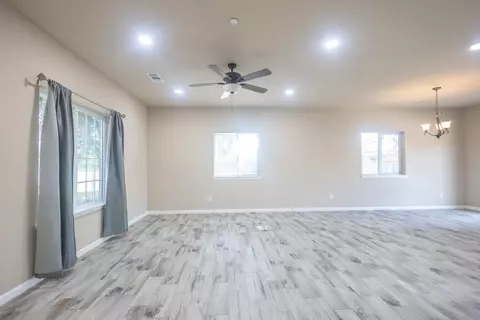 Living - 1707 Sylvia St, Selma, CA 93662 photo 3 of 5