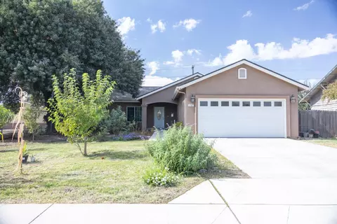 Exterior - 1707 Sylvia St, Selma, CA 93662 photo 2 of 6