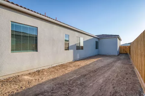 Exterior - 1609 Atlantica Dr S, Madera, CA 93636 photo 8 of 10