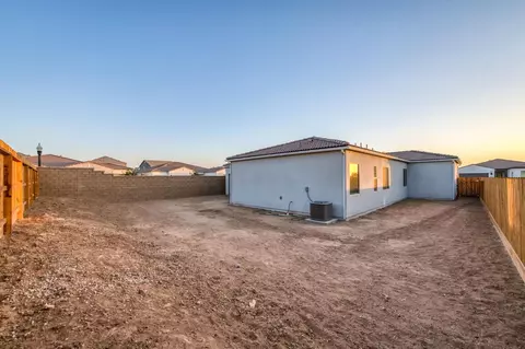 Exterior - 1609 Atlantica Dr S, Madera, CA 93636 photo 7 of 10