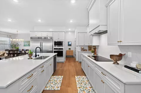 Kitchen - 1609 Atlantica Dr S, Madera, CA 93636 photo 3 of 5
