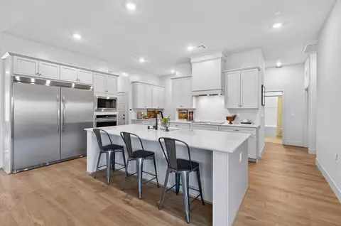 Kitchen - 1609 Atlantica Dr S, Madera, CA 93636 photo 2 of 5