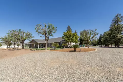 Exterior - 3589 N Markay Ave, Sanger, CA 93657 photo 6 of 8