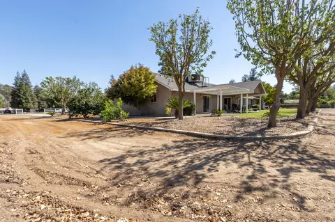 Exterior - 3589 N Markay Ave, Sanger, CA 93657 photo 5 of 8