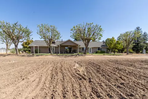 Exterior - 3589 N Markay Ave, Sanger, CA 93657 photo 3 of 8