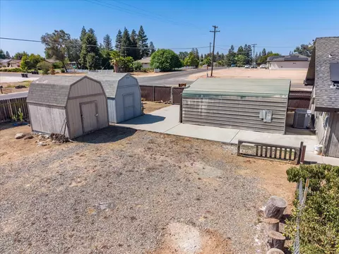 Exterior - 18769 Farallon Rd, Madera, CA 93638 photo 14 of 15