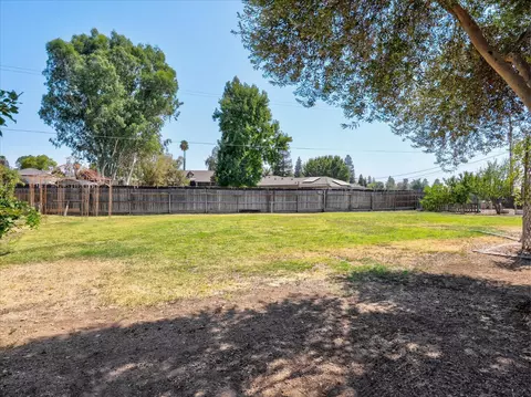 Exterior - 18769 Farallon Rd, Madera, CA 93638 photo 9 of 15