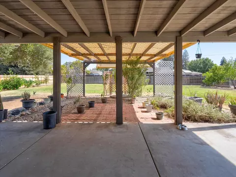 Exterior - 18769 Farallon Rd, Madera, CA 93638 photo 5 of 15