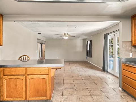 Living - 18769 Farallon Rd, Madera, CA 93638 photo 7 of 8