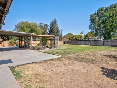 Exterior - 18769 Farallon Rd, Madera, CA 93638 photo 8 of 15