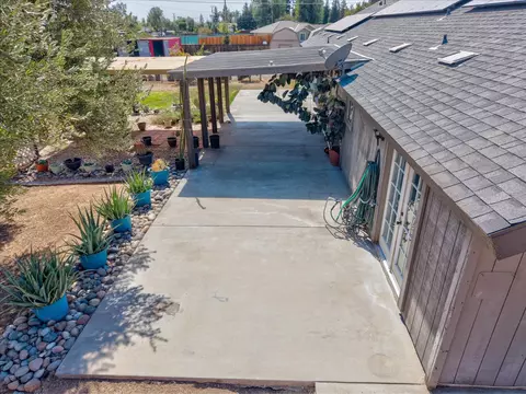 Exterior - 18769 Farallon Rd, Madera, CA 93638 photo 6 of 15