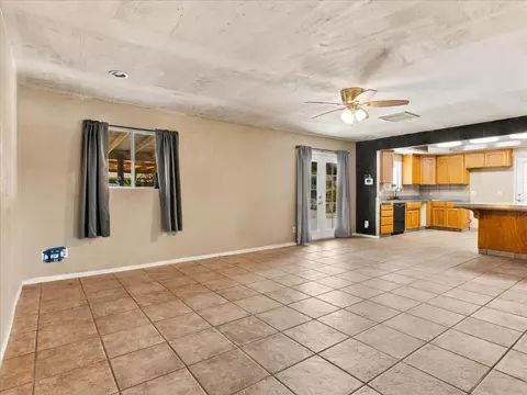 Living - 18769 Farallon Rd, Madera, CA 93638 photo 6 of 8