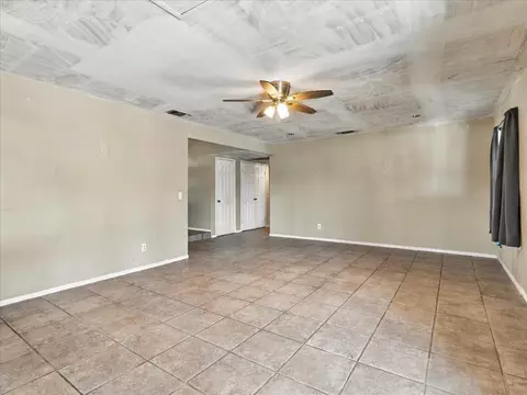 Living - 18769 Farallon Rd, Madera, CA 93638 photo 4 of 8