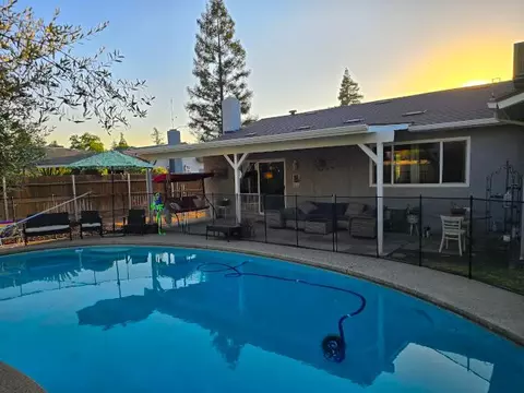 Exterior - 1111 Stanford Ave, Clovis, CA 93611 photo 3 of 4