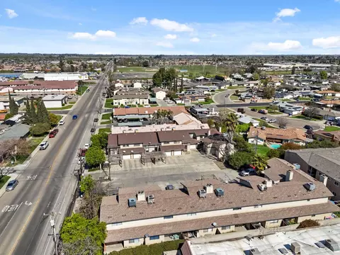 View/Area - 50 N 19th Ave #A-F, Lemoore, CA 93245 photo 5 of 16