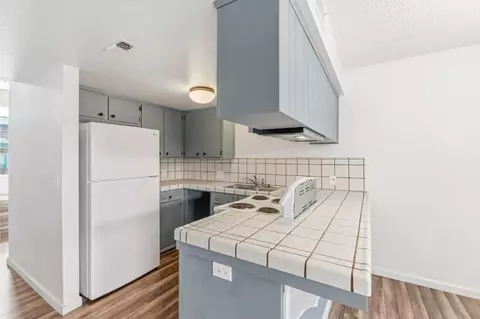Kitchen - 50 N 19th Ave #A-F, Lemoore, CA 93245 photo 2 of 4
